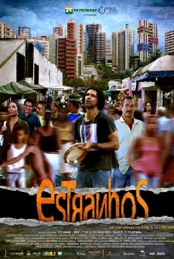 Estranhos movie poster - Entertainment content