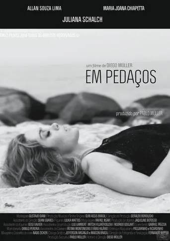 Em Pedaços movie poster - Entertainment content