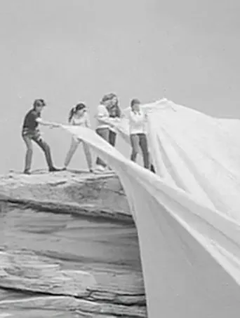 Operation Wrap Up: Christo In Australia movie poster - Entertainment content