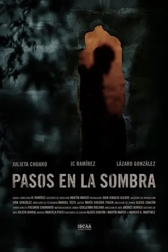 Pasos en la sombra movie poster - Entertainment content