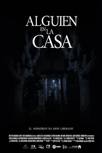 Alguien en la Casa movie poster - Rated 8/10